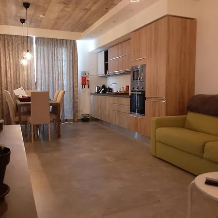 Qliving New Sliema Promenade