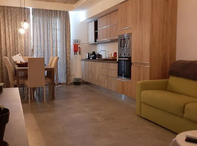 Qliving New Sliema Promenade